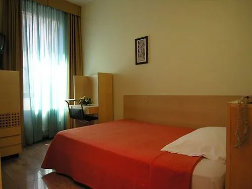Hotel Losanna Milán 3*,  Italia